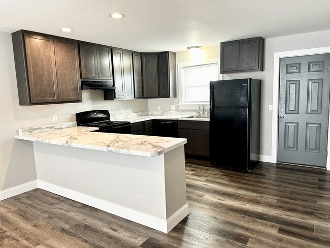 Building Photo - 1111 Columbus Cir
