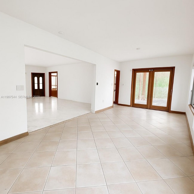 Foto del edificio - 1915 Country Club Prado