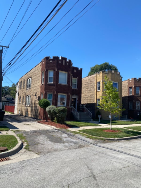 Foto principal - 10600 S Prairie Ave