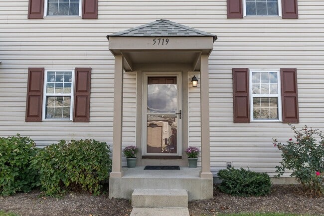 Building Photo - 5719 Rutgers Ln