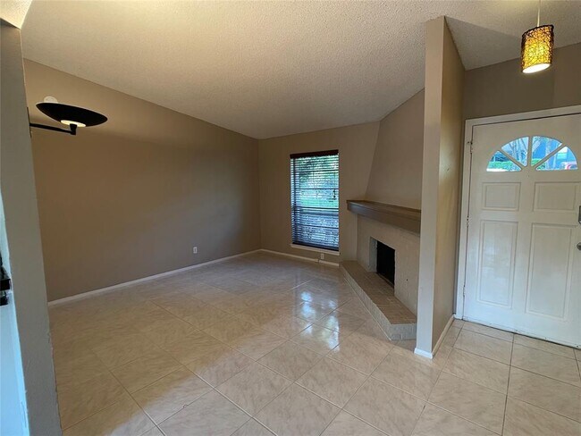 Building Photo - 6307 Shadow Valley Dr