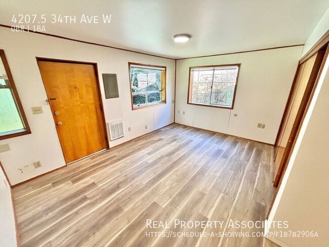 Building Photo - 4207.5 34th Ave W