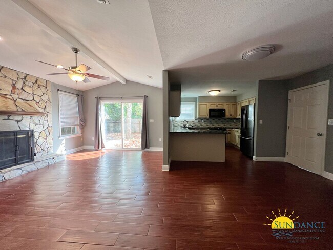 Building Photo - Beautiful 4 bedroom home in South Crestview!