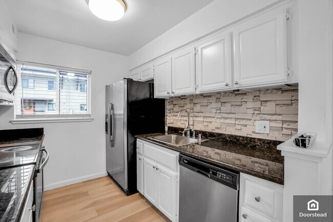Building Photo - 5218 Admiralty Ln