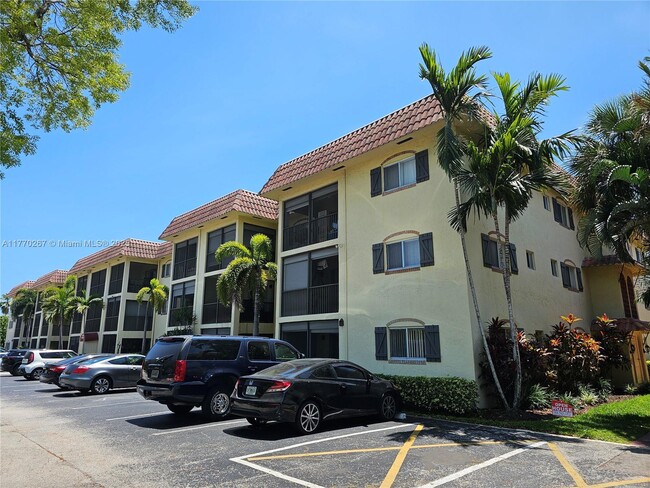 Building Photo - 259 S Cypress Rd