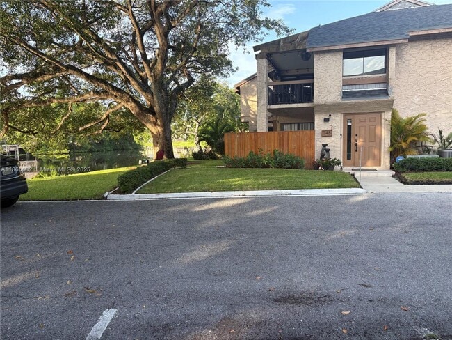 Foto del edificio - 148 Wimbledon Lakes Dr