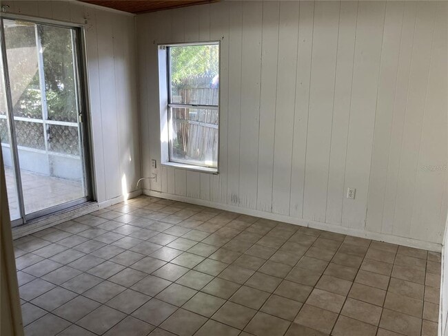 Foto del edificio - 1545 Kings Ct