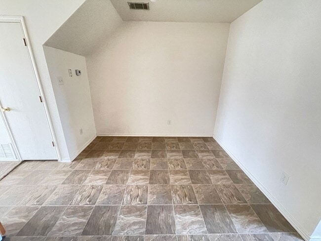 Foto del edificio - 4411 Jeff Scott Dr