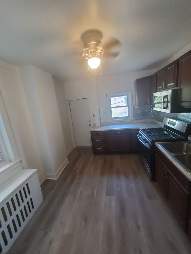 Primary Photo - Beautiful, Spacious, Renovated Germantown ...