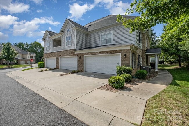 Building Photo - 14506 Crociani Dr