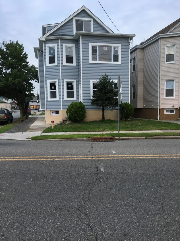 Primary Photo - 437 Totowa Rd