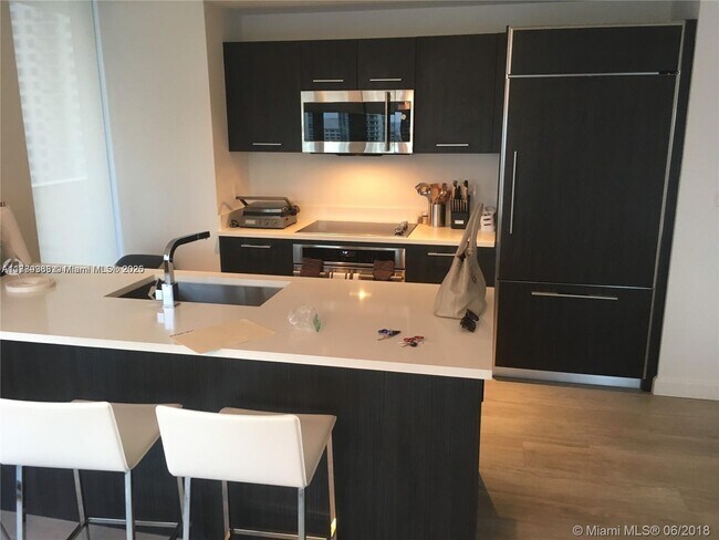 Foto del edificio - 45 SW 9th St