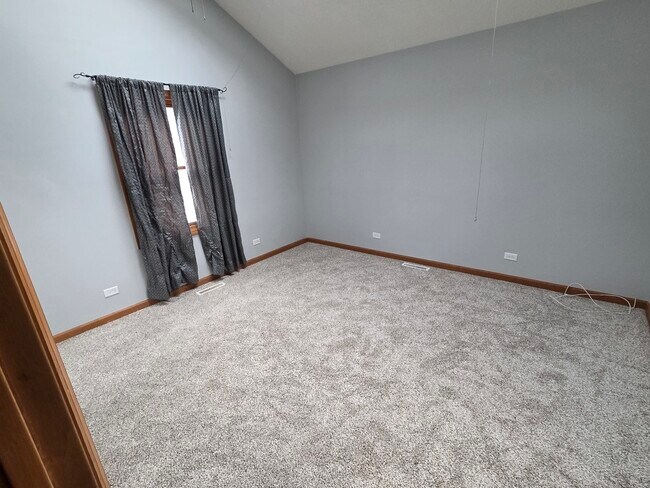 Building Photo - 1906 Beach Rd