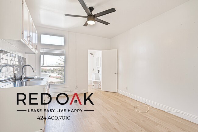 Building Photo - 744 Beacon Ave