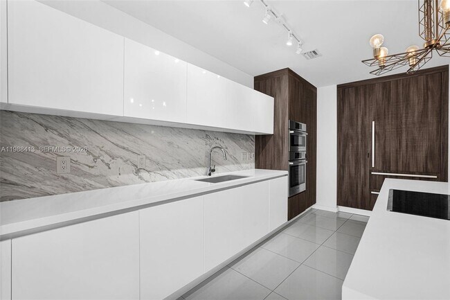 Foto del edificio - 851 NE 1st Ave