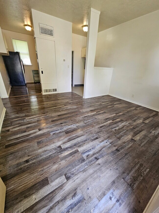 Foto del edificio - 1015 E 9th S