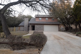 Building Photo - 820 Cedar Ridge Dr