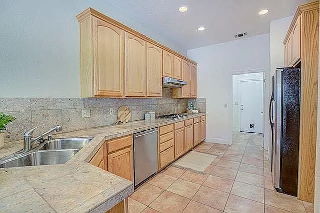 Building Photo - Beautiful Updated 4 Bedroom In Rocklin! Ga...