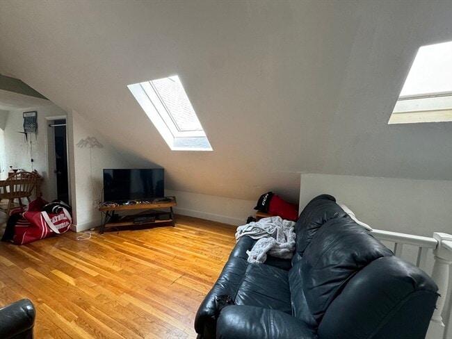 *Pictures are representative samples of the advertised unit. In some cases, the actual units you tou - 20 South St