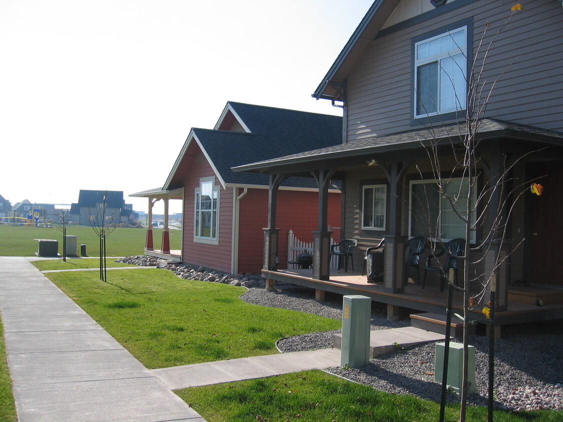 Building Photo - 2 BD House located in Canyon Creek