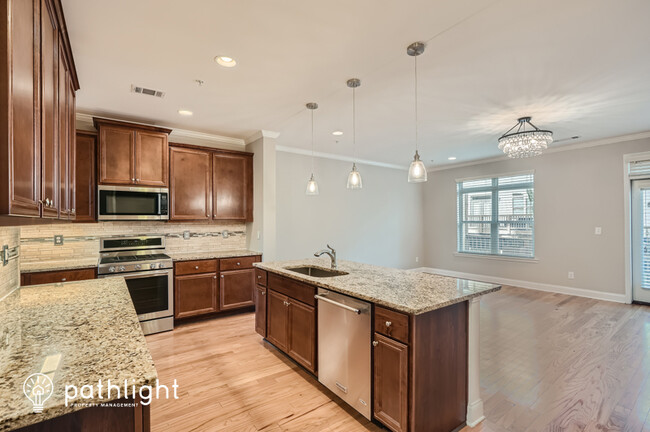 Foto del edificio - 516 Leighton Woods Court