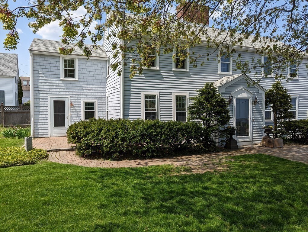 212 Water St Unit left side, Newburyport, MA 01950 Room for Rent in Newburyport, MA