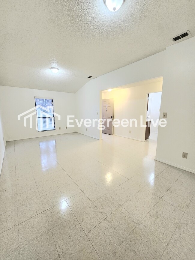 Building Photo - 2148 Santa Ana Ct