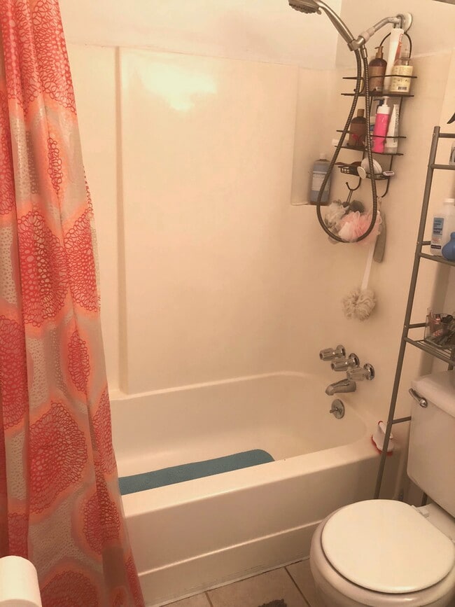 Building Photo - 400 Green St