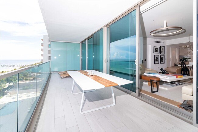 Foto del edificio - 10201 Collins Ave