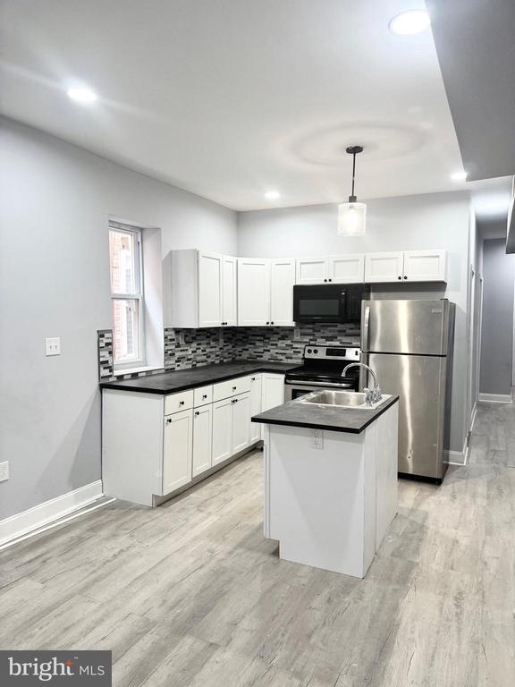 Foto principal - 5323 Walnut St