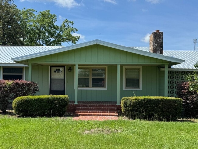 Building Photo - Newly renovated 3 Bedroom, 2 Bath home on CR 136