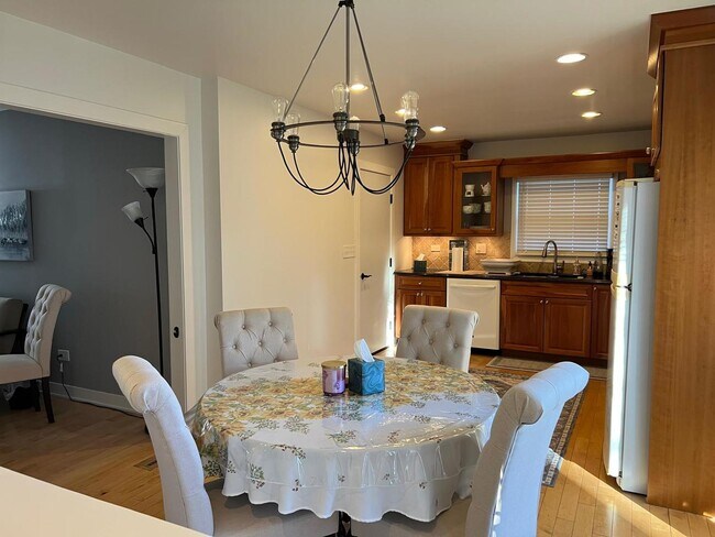 Foto del edificio - 227 Juneway Terrace