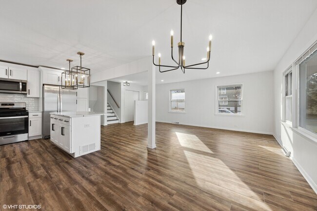 Foto del edificio - 4647 Johnson Ave