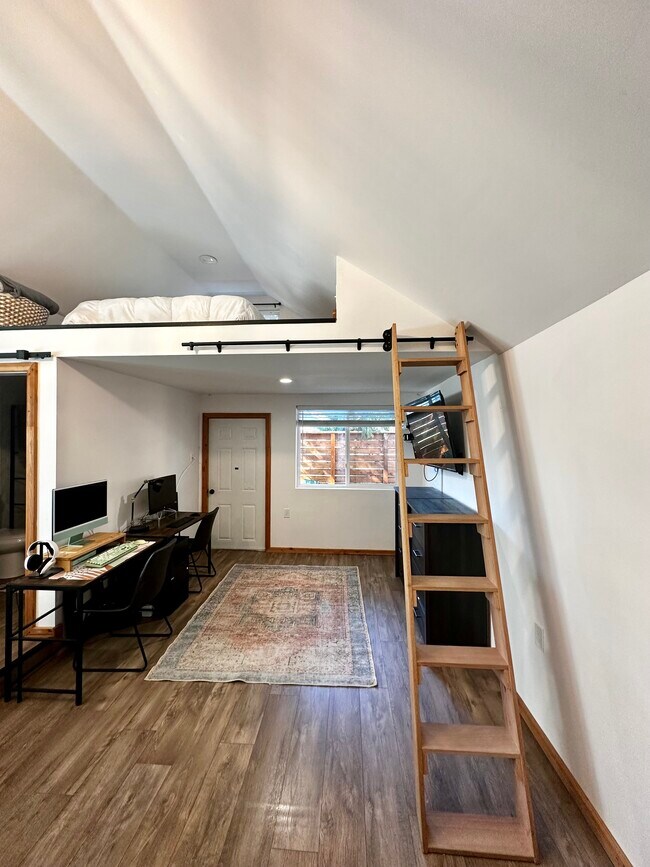 Foto del edificio - 1025 E Orange Ave