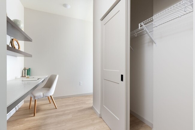 Interior Photo - Lynvue