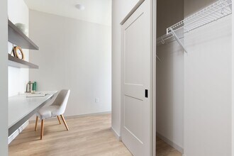 Interior Photo - Lynvue