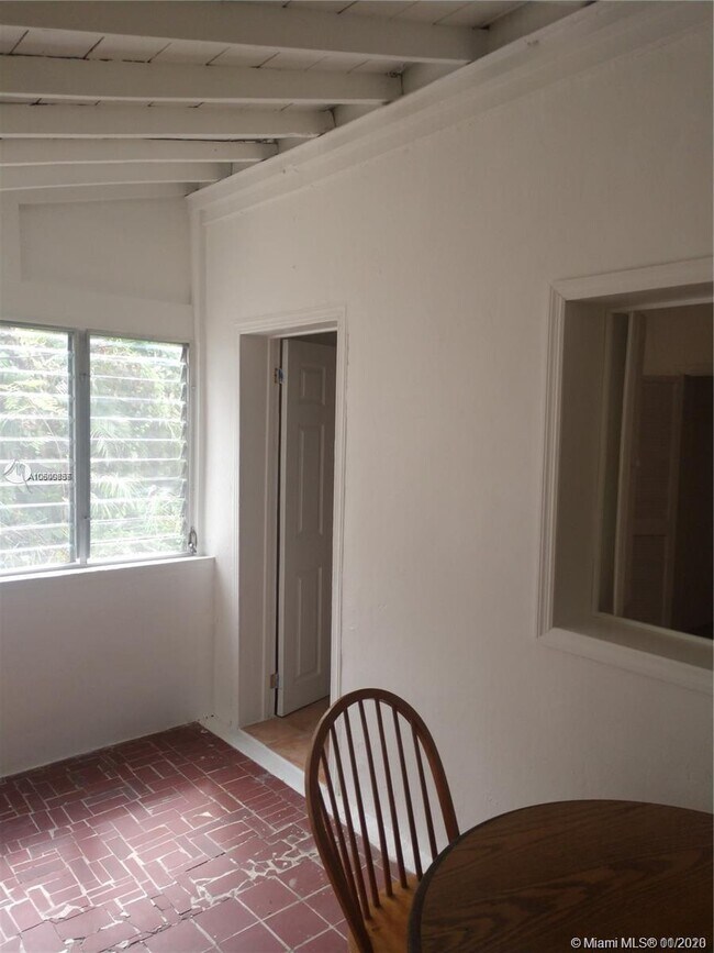 Building Photo - 11342 Peachtree Dr