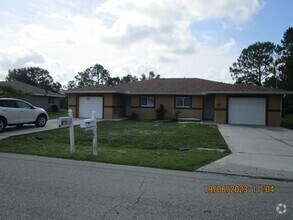 Building Photo - 2237 Fairway Dr
