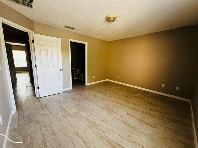Building Photo - 5908 Brice Ct