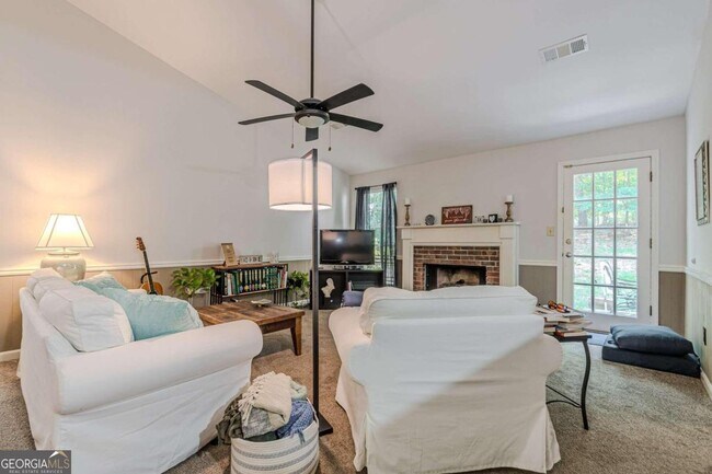 Foto del edificio - 2220 Laurel Mill Way