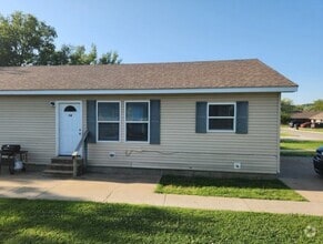 Building Photo - 114 N Wild Horse St