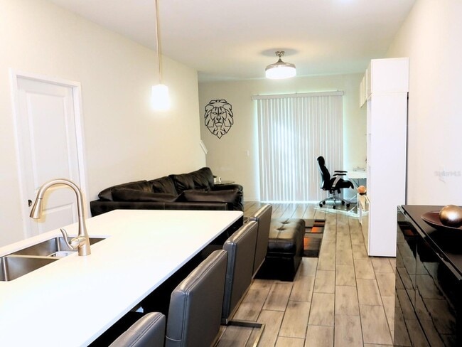 Building Photo - 9114 Tecumseh Dr