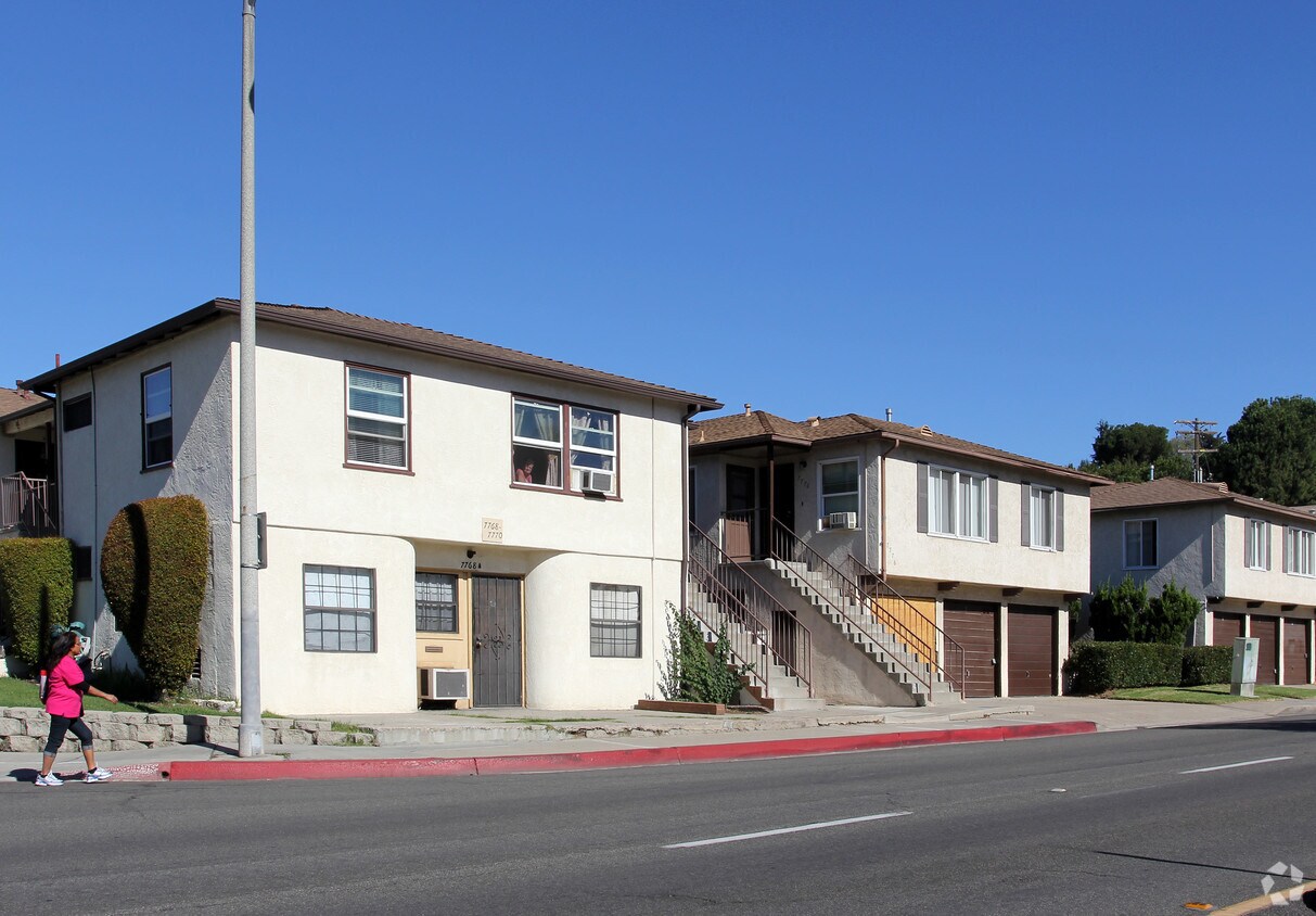 Foto principal - 7772-7786 University Ave