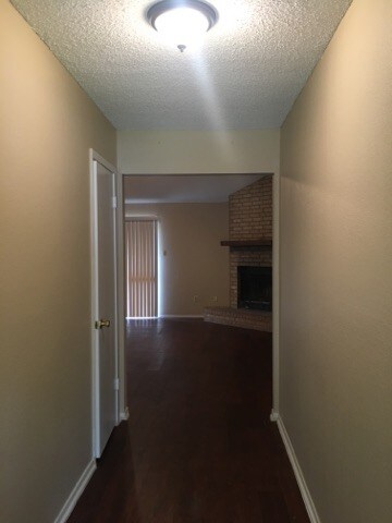 Building Photo - 329 Applewood Ln