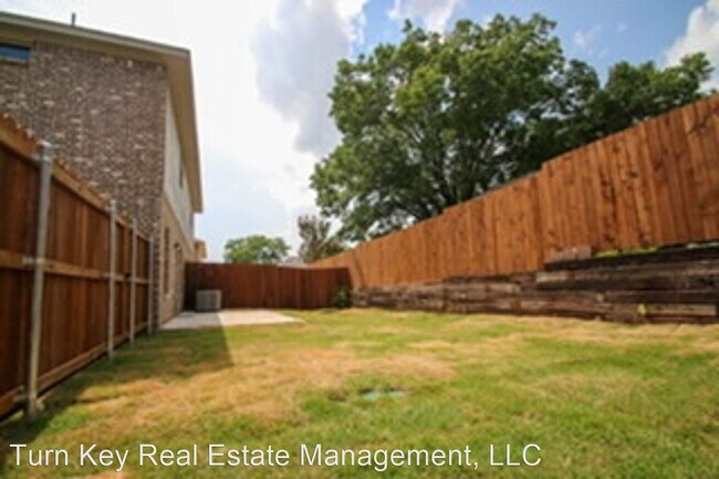 Building Photo - 821-823 Jameson St
