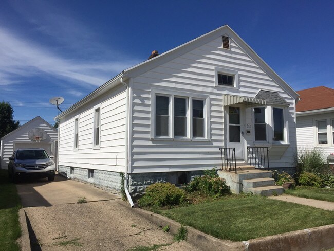 Building Photo - 9th Street Mishawaka