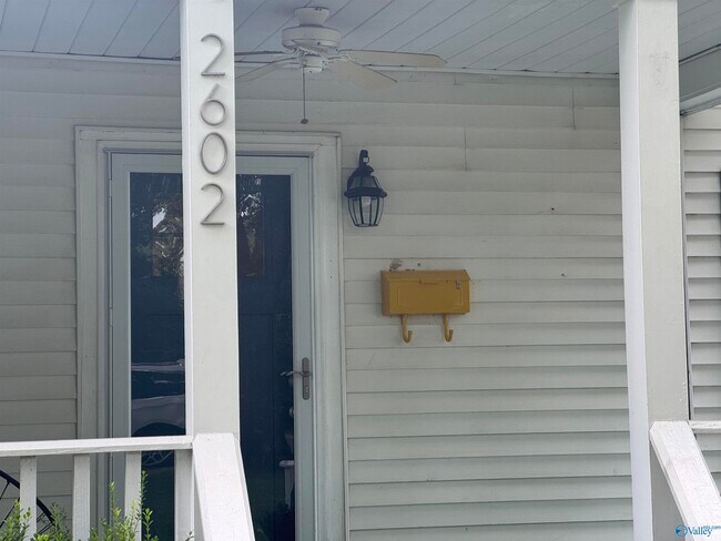 Foto del edificio - 2602 Poincianna St SW