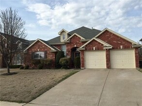 Building Photo - 5605 Seneca Dr