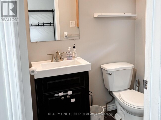 Building Photo - 47 Cornish Dr