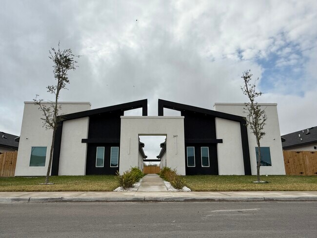 Building Photo - 2417 Indian Creek Ave